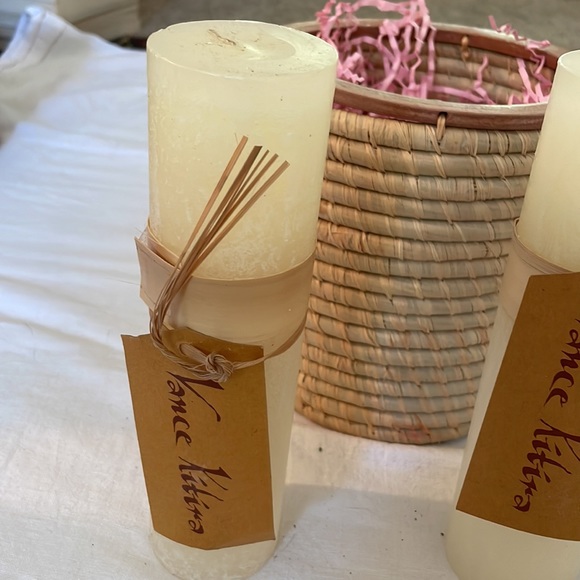 Vance Kitira gift. 2 8" pillar candles, rattan container, 2 starfish - Picture 3 of 5